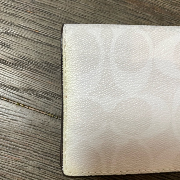Coach Signature Cream Wallet - Picture 5 of 6